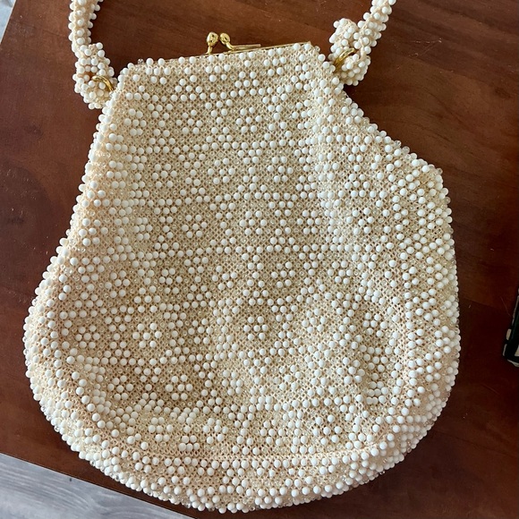 Vintage 1950s Corde Beade Ecru Ornately Circle Patterned Pearl-Like Beaded Bag - Picture 4 of 16